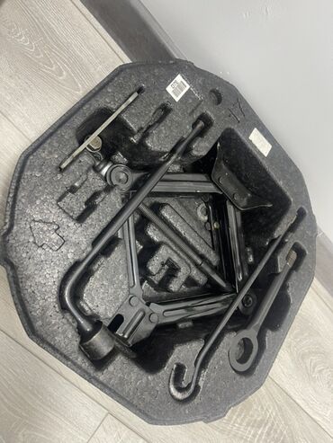 набор ключей в чемодане цена: Автомобильный комплект для замены колеса и эвакуации для корейских