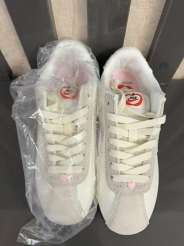 red center: Кроссовки, 36.5, Nike, Новый, цвет - Розовый, Самовывоз, Платная доставка — 2