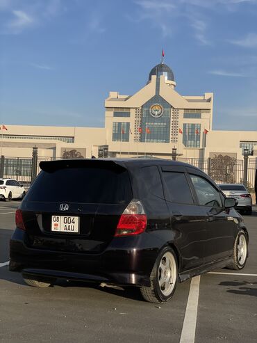 Honda: Honda Fit: 2002 г., 1.5 л, Вариатор, Бензин, Хэтчбэк — 4