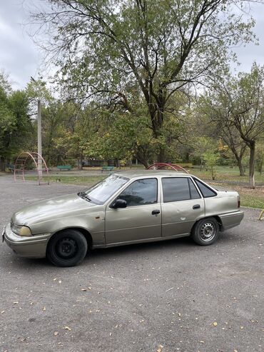 решетка на камри 45: Daewoo Nexia: 2000 г., 1.5 л, Механика, Бензин, Седан