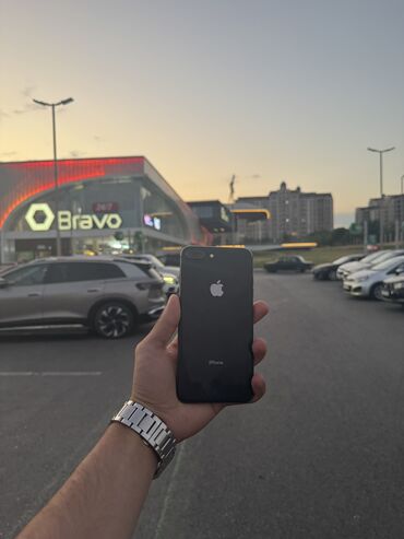 Apple iPhone: IPhone 8 Plus, 64 GB, Qara, Barmaq izi