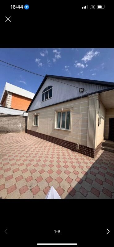 срочно продаю пол дома бишкек: Дом, 100 м², 2 комнаты, Собственник, Старый ремонт