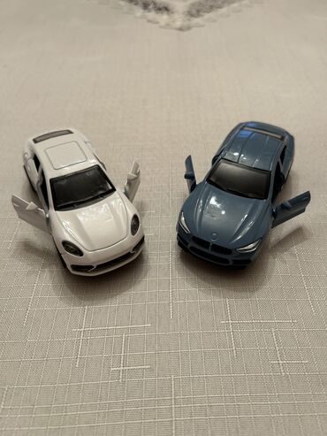 Avtomobil modelləri: Masaüstü kolleksiya üçün metal avtomobil modeli - Korpus: metaldan — 24