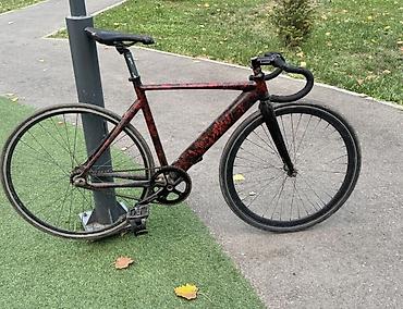 Фикс-байк (fixed gear) с трековой геометрией и прямой с полу