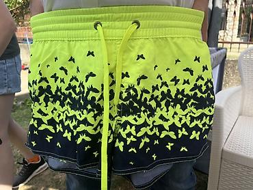 kacket nike: Muške šorts/bermude za kupanje, neon žuto-crne, sa uzorkom leptira — 1