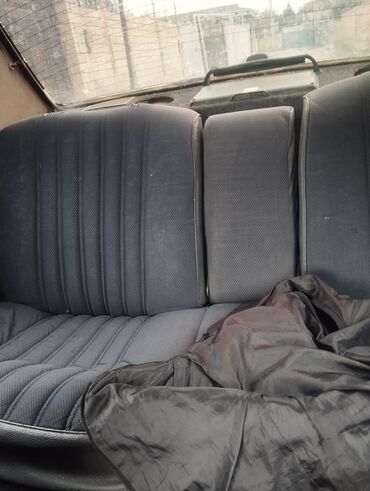 QAZ: QAZ 3110 Volga: 2.4 l | 1999 il 25800 km Sedan — 8