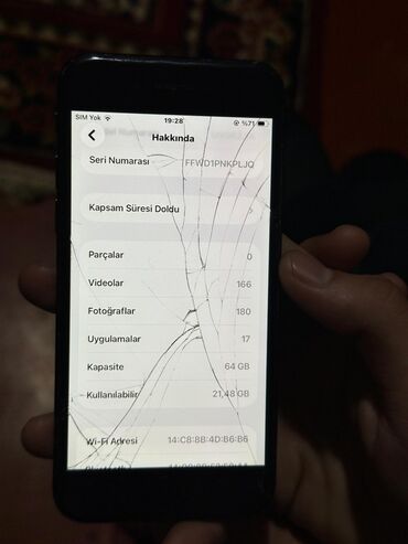 Apple iPhone: IPhone SE 2020, Qara, Qırıq — 12