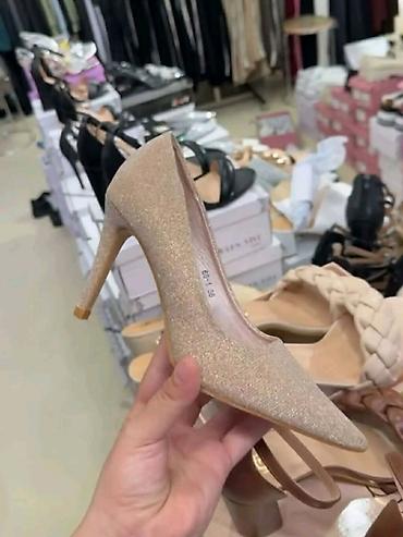 Sandale: Ženska obuća – tri modela 1) Elegantne špic salonke/mule L.Day - — 26