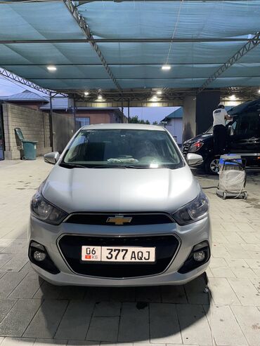 аварийный жигули: Chevrolet Spark: 2018 г., 1 л, Робот, Бензин, Хэтчбэк