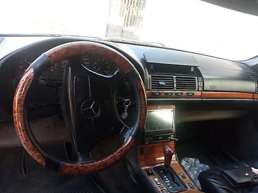 sernisin qazeli: Mercedes-Benz S-Sinif (W140) sedan, ağ rəng. - Geniş və rahat salon — 7
