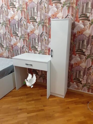 белый стол на кухню: Для девочки и мальчика, Новый, Письменный стол