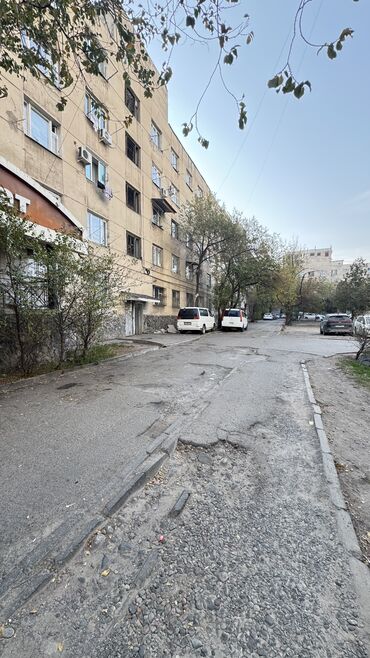 сдаю дом без хозяина бишкек: 1 бөлмө, 15 кв. м, Жатакана жана мейманкана түрүндө, 3 кабат, Евроремонт