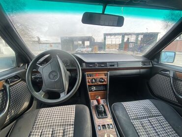 Mercedes-Benz: Mercedes-Benz W124: 1993 г., 2.2 л, Бензин, Седан — 8