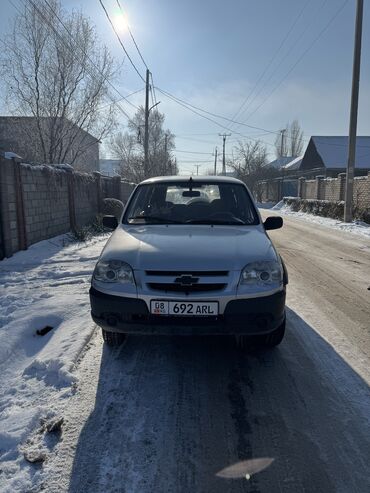 Chevrolet: Chevrolet Niva: 2010 г., 1.7 л, Механика, Бензин, Внедорожник