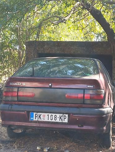 Renault: Renault 19 (Alize) – hečbek, benzinski motor, ručni menjač. Nema — 1