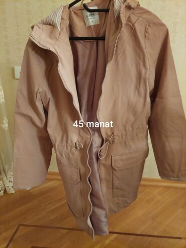 Pencəklər: Qış üst geyimləri paketi.Təzədən heç seçilmir.Geyimlərin hər biri 1 və — 10