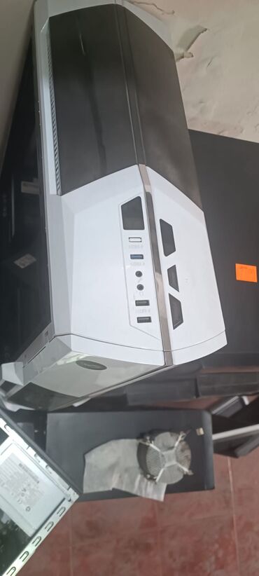 Masaüstü kompüterlər və iş stansiyaları: Plata MSI X99A Gaming 7 ( 2011 socket ) Cpu i7 5820K ( i7 7700-dan — 3