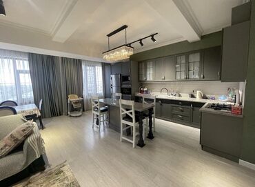 Долгосрочная аренда квартир: 3 комнаты, 100 м², Элитка, 3 этаж, Евроремонт