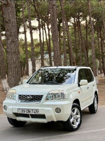 бампер на гольф 2: Nissan X-Trail: 2 l | 2003 il Ofrouder/SUV