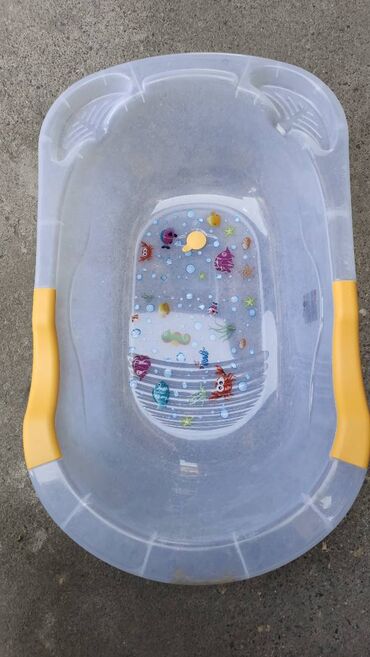 ванночка для купания детей: Продаю детскую ванночку для купания с гамаком б/у. Гамак с