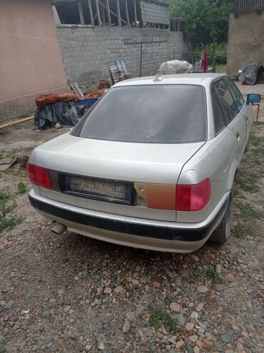 шына матиз: Audi 80: 1992 г., 2 л, Механика, Бензин, Седан