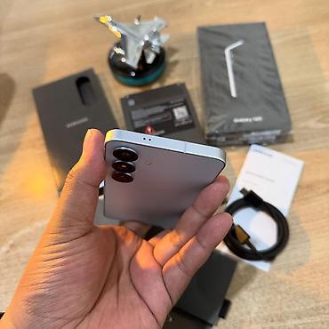 Samsung: Samsung Galaxy S25, rəng - Ağ, İki sim kartlı — 9