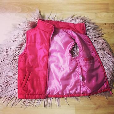 kurtka qiymətləri: Yash:3-8 Eni:76 Uzunluq:45
Material:100%polyster
Qiymet:12AzN — 2
