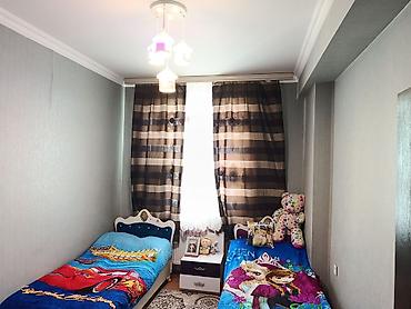 xacmazda torpaq satışı: 3 otaqlı mənzil – zövqlü interyer və rahat planlama - Geniş qonaq — 5