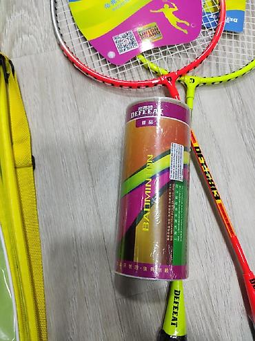 raket: Badminton raketkasi "Defeeat" +3 ədəd valan "Defeeat". Metrolara — 3