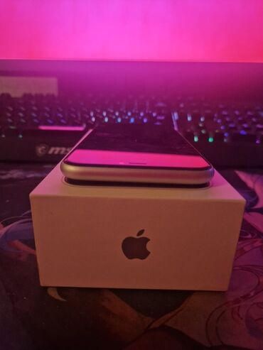 Apple iPhone: IPhone Xr, Б/у, 128 ГБ, Белый, Коробка — 11