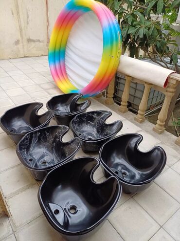 Salon, tibbi mebel dəsti: Gözəllik salonu üçün mebel dəsti Tərkib: - Saç yuma stolu: qara — 29