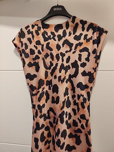 prsluk s: Maksi haljina sa leopard printom marke Mona. Haljina ima kratke rukave — 2
