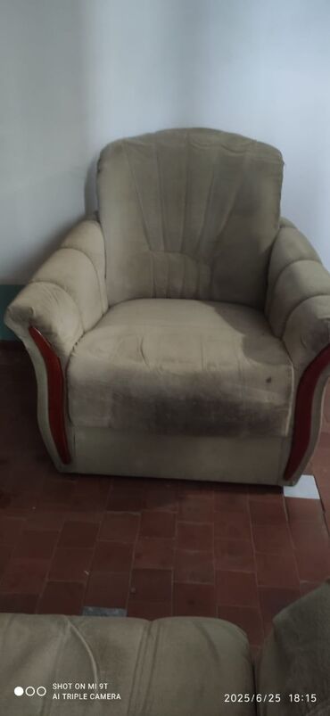 Спальные гарнитуры: Продаю 1) Кровать 2спальн.,с настенными прикраватными полками — 6