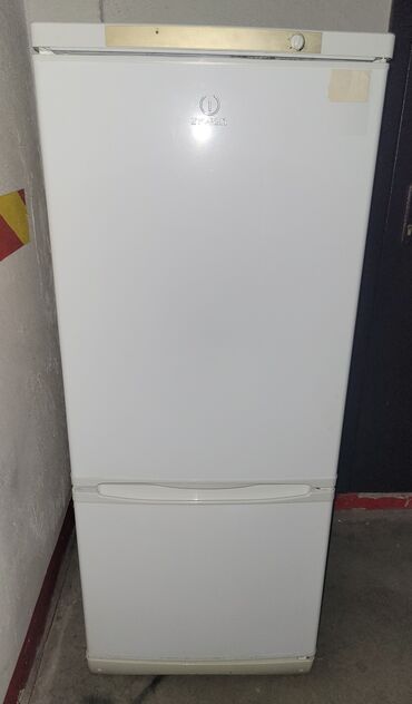 морозильник avest: Холодильник Indesit, Б/у, Двухкамерный, De frost (капельный), 60 * 152 * 60