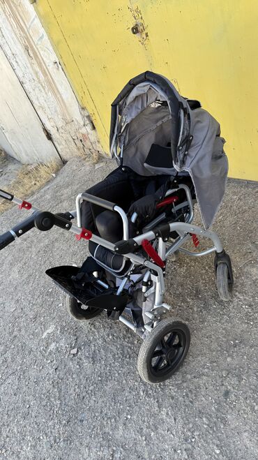 кресло коляска: Инвалидная многофункциональная коляска новая, нам не подошла мы будем