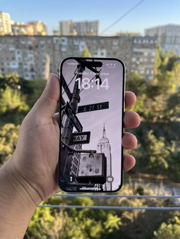 LuAZ: IPhone 15 Pro, 256 GB, Natural Titanium, Simsiz şarj, Face ID