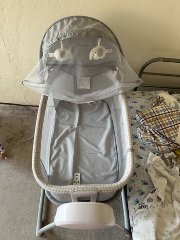 Манежи-кровати: Я брала 14000 сом в магазине Yo-yo Прошу 8000 Почти новый .Только 2 — 2