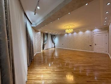 Uzunmüddətli kirayə mənzillər: Geniş və zövqlə dizayn edilmiş mənzil interyeri. - Geniş salon — 12