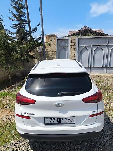 Hyundai: Hyundai Tucson – ağ rəngli, şəhər və kənar səfərlər üçün universal — 8