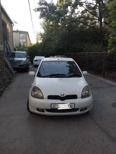 Toyota: Toyota Vitz: 2001 г., 0.1 л, Автомат, Бензин, Хэтчбэк