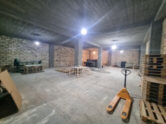 1 комната аренда: Xırdalanda sənaye zonasında 300 m² anbar 1200 manata icarəyə verilir