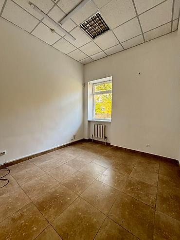 Аренда офисов: Аренда офисов, 155 м², В жилом комплексе, 1 линия, С отдельным входом, С отдельным сан узлом — 12