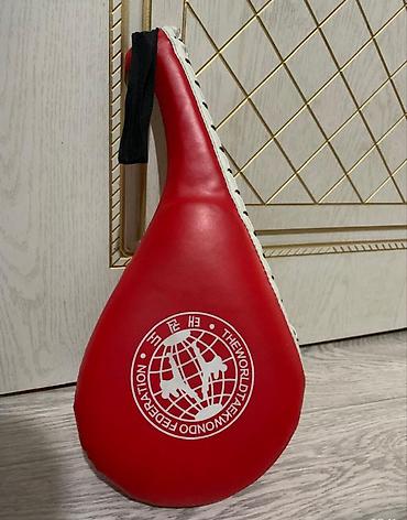 Перчатки: Комплект для таэквондо: перчатки Top Ten и шлем Everlast (красный — 6