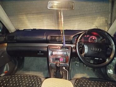 Audi: Audi A4: 1996 г., 1.8 л, Механика, Бензин, Седан — 5