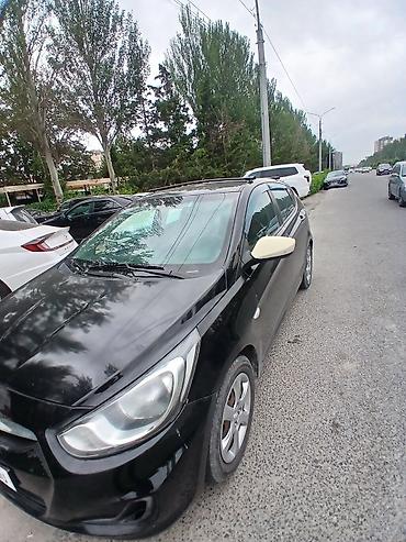 2014: Hyundai Accent: 2014 г., 1.6 л, Механика, Газ, Хэтчбэк — 3