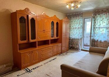 сдаю 1 ком квартиру долгосрочно: 1 бөлмө, Риелтор, Чогуу жашоосу жок, Толугу менен эмереги бар