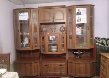 uqlarez satiram: İşlənmiş, Güzgülü, Rusiya