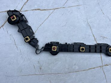 Крылья и комплектующие: Крепление крыла Заднее левое Toyota, 2017 г., Новый, Оригинал — 6