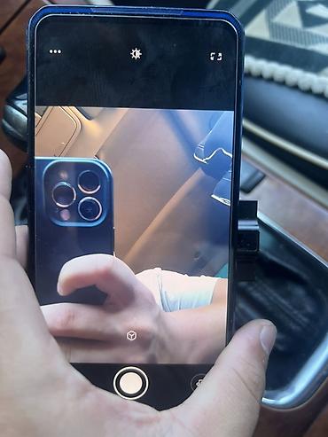 google pixel 4: Заказывал с китая, есть английский и китайский язык, для русского — 6
