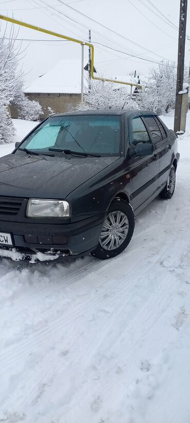 Volkswagen: Volkswagen Vento: 1996 г., 1.8 л, Механика, Бензин, Седан